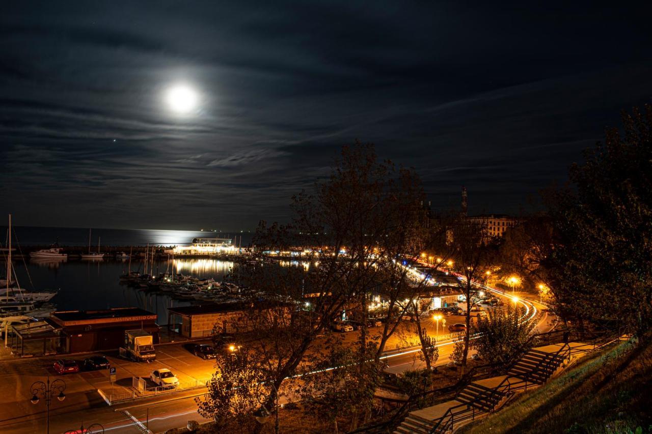Sunset By Old Town Daire Köstence Dış mekan fotoğraf